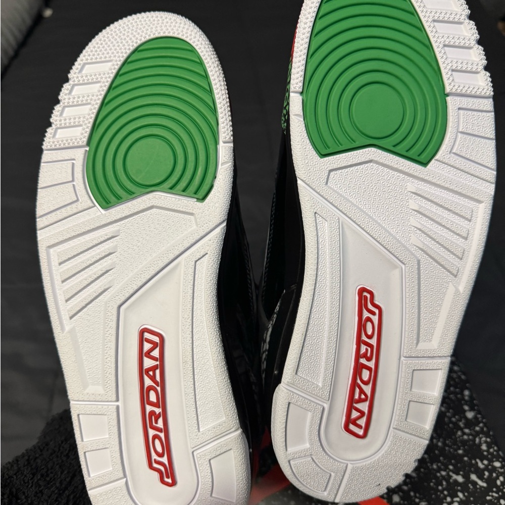 Jordan Black Red Green Sneakers - Picture 6 of 6